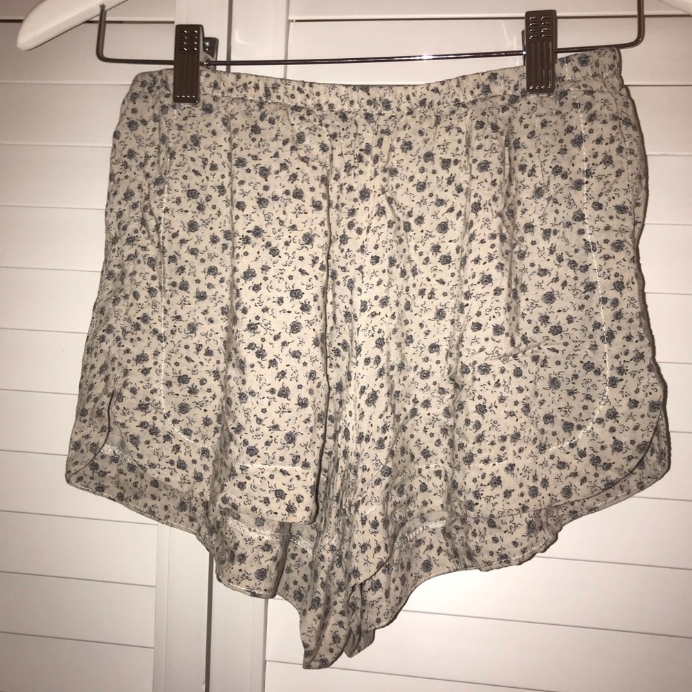 Floral Shorts// BRANDY MELVILLE
